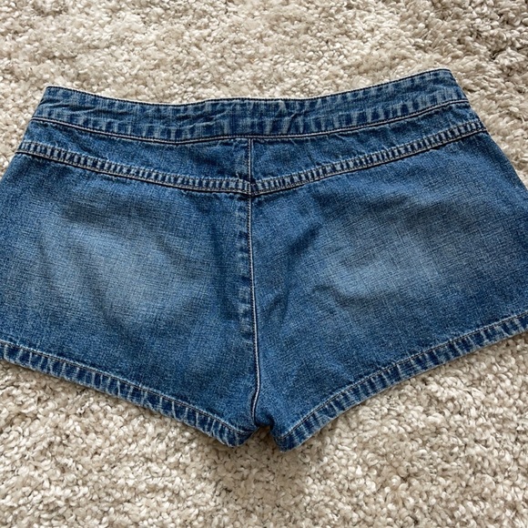Old Navy Jean Shorts - Picture 3 of 7